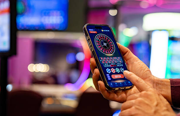 Live dealer at a Play'n GO Dragon Tiger table on pao4d